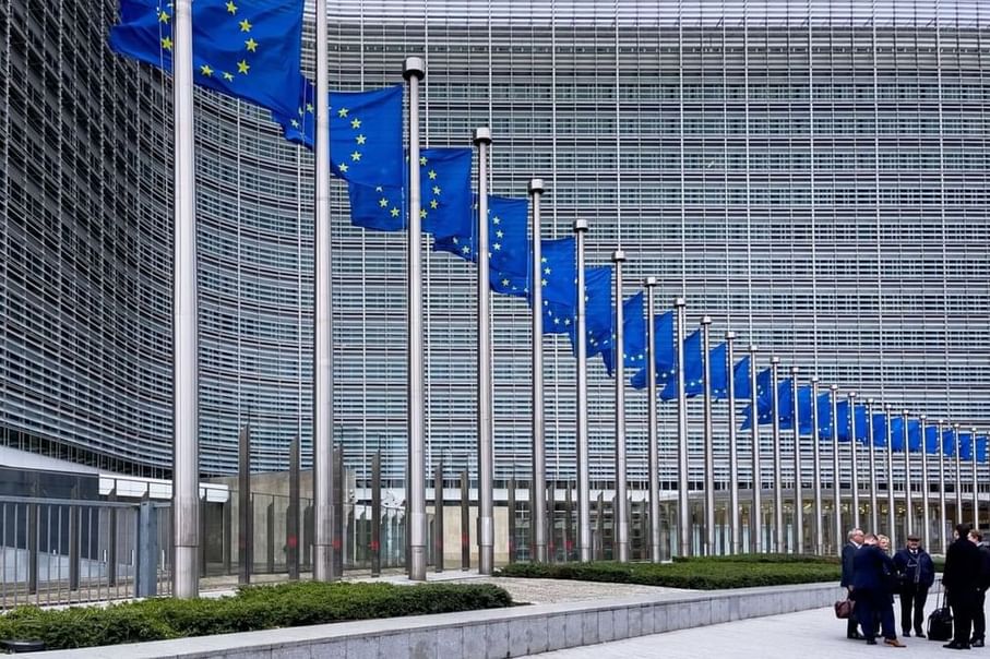 البرلمان الأوروبي يقر خطة تفاوضية لتنفيذ الترتيبات الجمركية باتفاق “ترنبيري” مع أمريكا