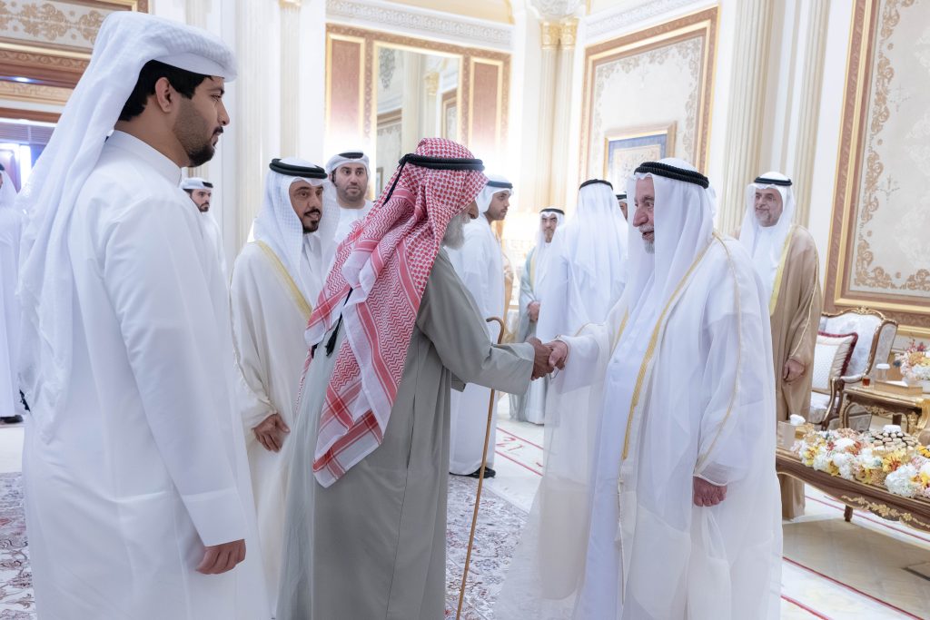 حاكم الشارقة يواصل استقبال المهنئين بعيد الفطر السعيد