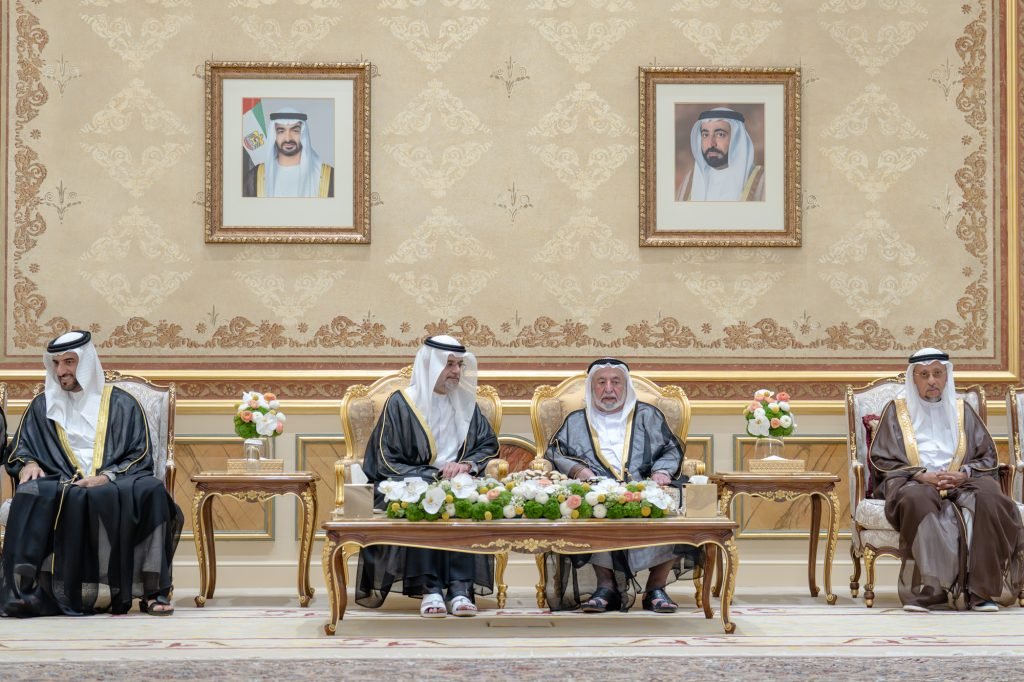حاكم الشارقة يستقبل المهنئين بعيد الأضحى المبارك في قصر البديع العامر