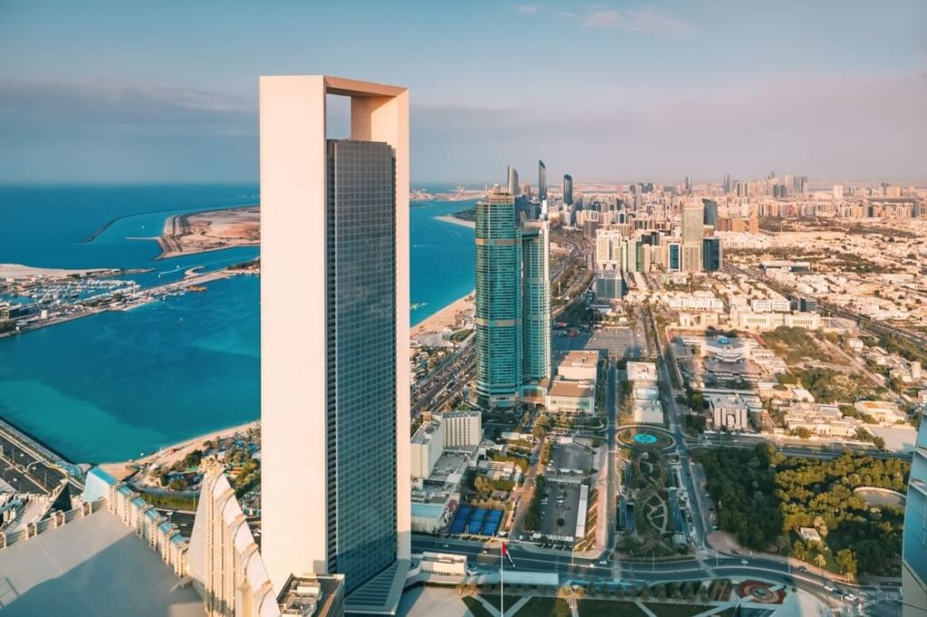 القطاع العقاري الإماراتي يواصل زخمه بدعم قوة الطلب ومتانة الاقتصاد