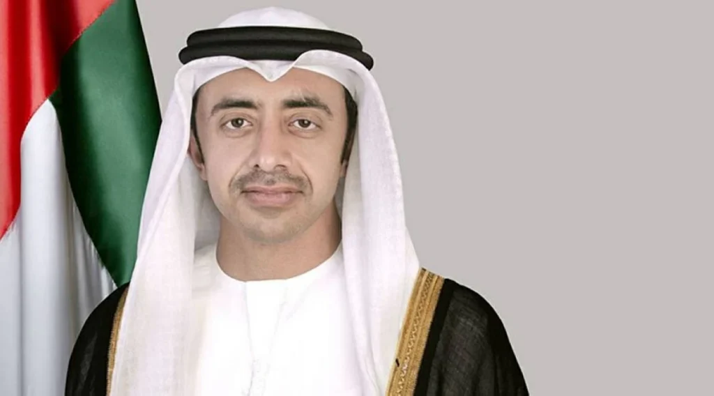 عبدالله بن زايد ورئيس وزراء تونغا يبحثان تعزيز علاقات التعاون