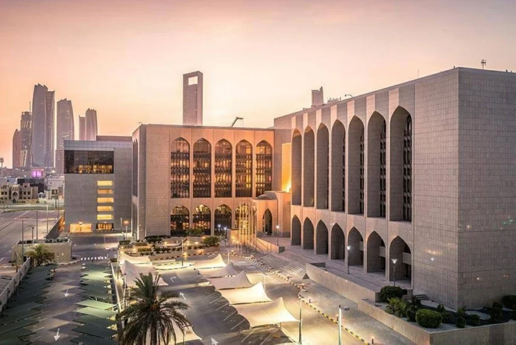 136 مليار درهم ودائع جديدة في بنوك أبوظبي ودبي تستقطب 72 ملياراً في 8 شهور